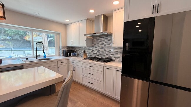 Building Photo - Luxury 4 bd in Carlsbad with Pool with AC