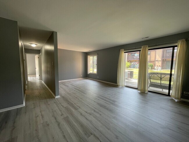 Building Photo - 1655 Dover Ct