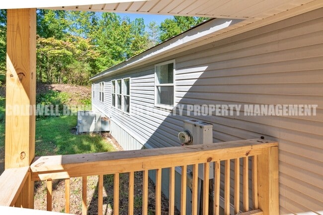 Building Photo - 1108 Shady Ln