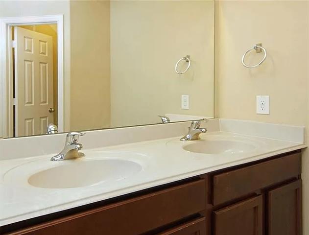 Building Photo - 1516 Grassy View Dr