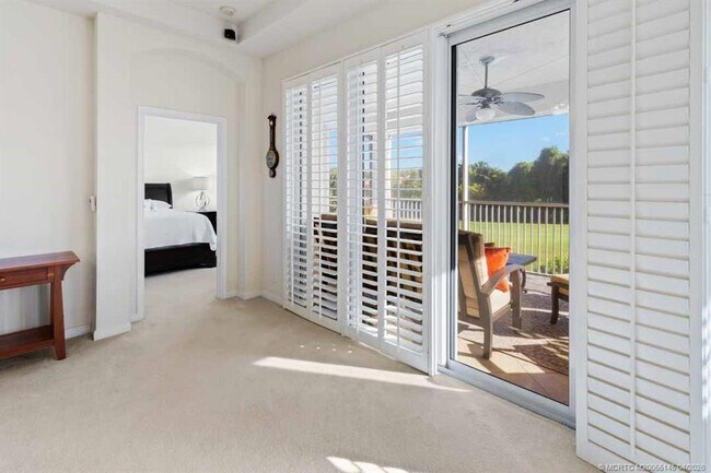 Building Photo - 2371 SW Carriage Hill Terrace