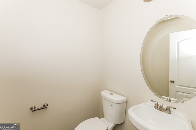 Building Photo - 7471 Garnet Dr