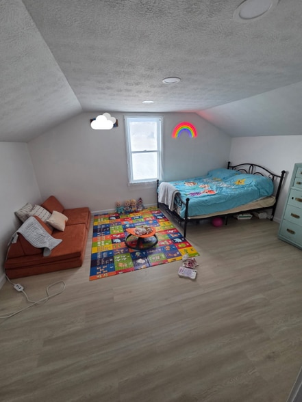 Building Photo - 36 Dorothy Ave