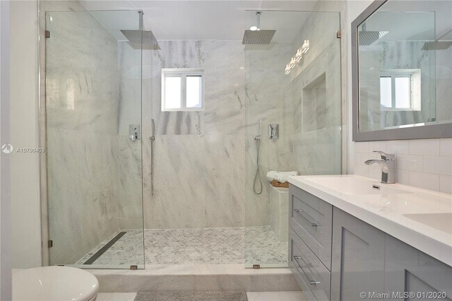 Building Photo - 2601 24th SW Ave