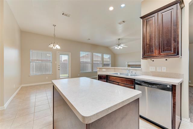 Building Photo - 621 Tumbleweed Dr