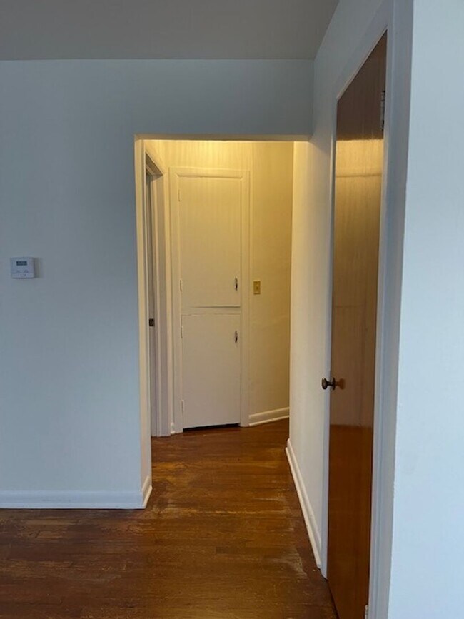 Building Photo - 323 S Weller