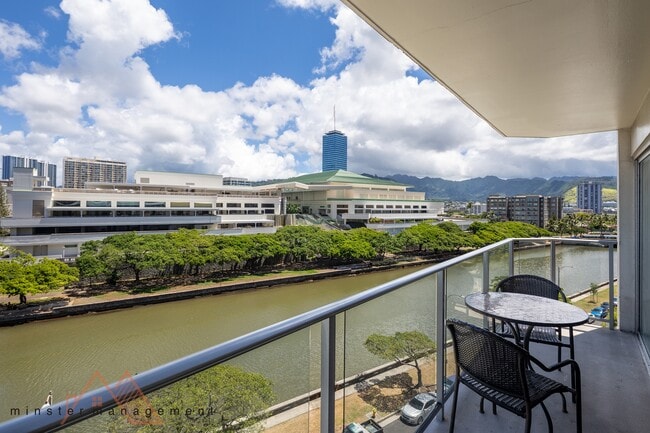 Building Photo - 1645 Ala Wai Blvd