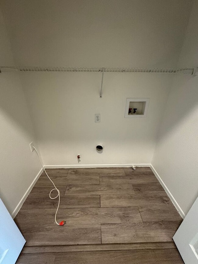 Building Photo - 3 Bed 2.5 Bath Townhome in Orange