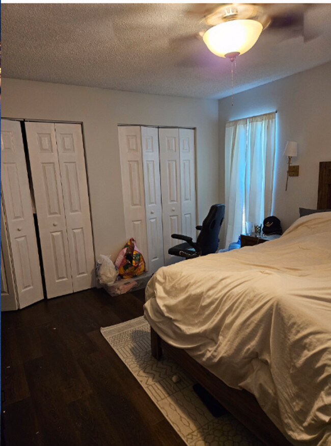 Building Photo - Newly remodeled 2 bedroom, 2 bathroom home...