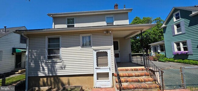 Building Photo - 246 Franklin St