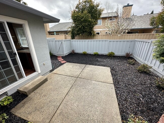 Building Photo - 2 Bed 2 Bath W/ 2 Car Garage In Bancroft V...