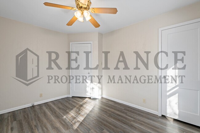 Building Photo - 224 Grover Ave