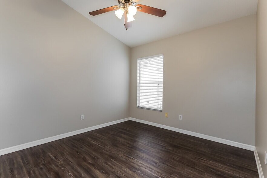 Building Photo - 1720 Mosaic Forest Dr