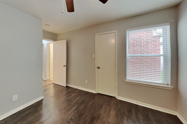 Building Photo - 18203 Campbellford Dr