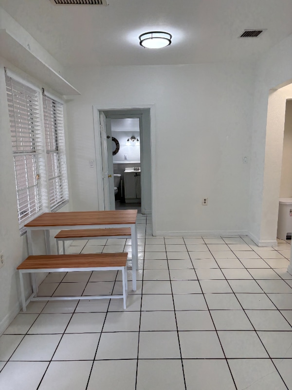 Building Photo - 3147 Mary St