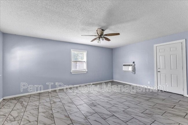 Building Photo - 11403 Largo Dr