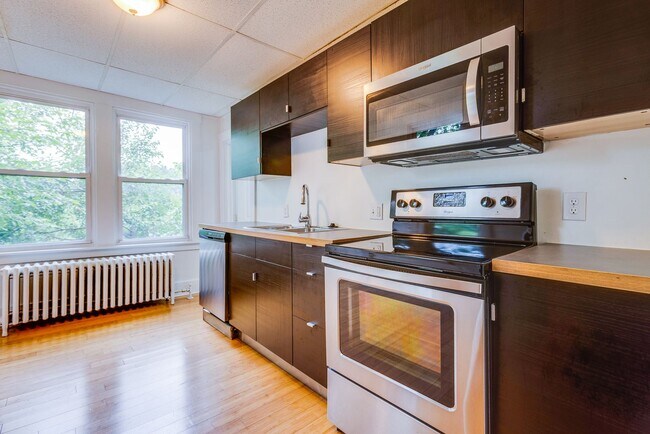 Building Photo - 406 Kingsboro St