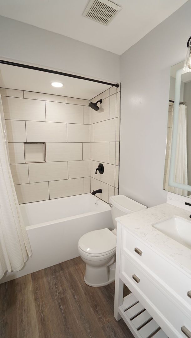 Building Photo - 301 Scranton Ct