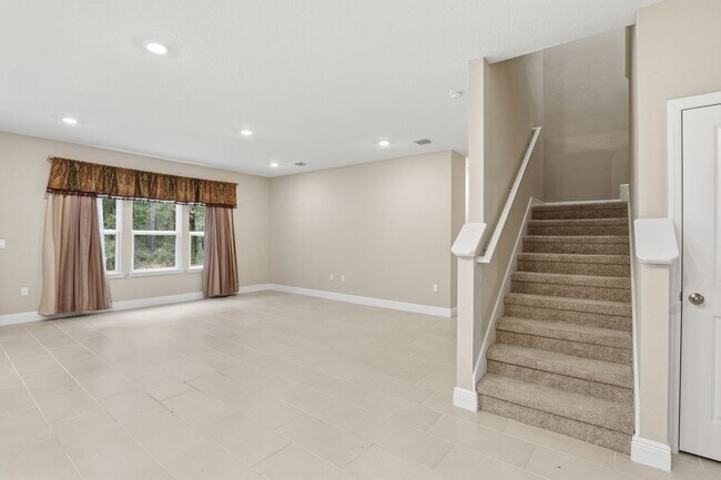 Building Photo - Finley Woods 4 bedroom 3 bath.