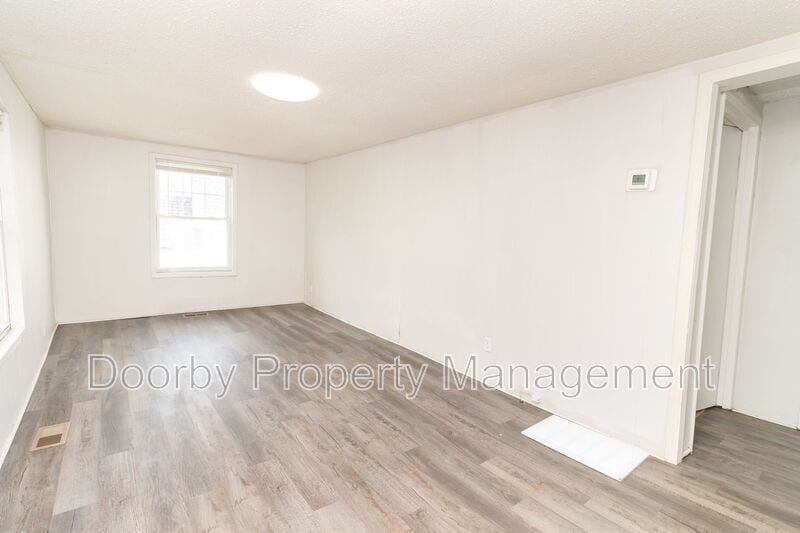 Building Photo - 966 Beason Dr