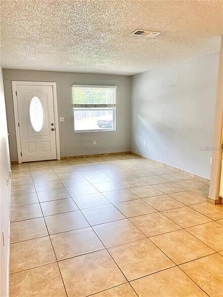 Building Photo - 2720 S Sunrise Ct