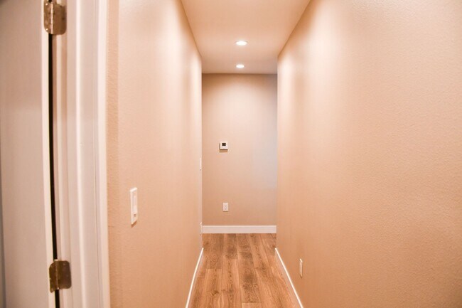 Building Photo - Orange (874-826) North