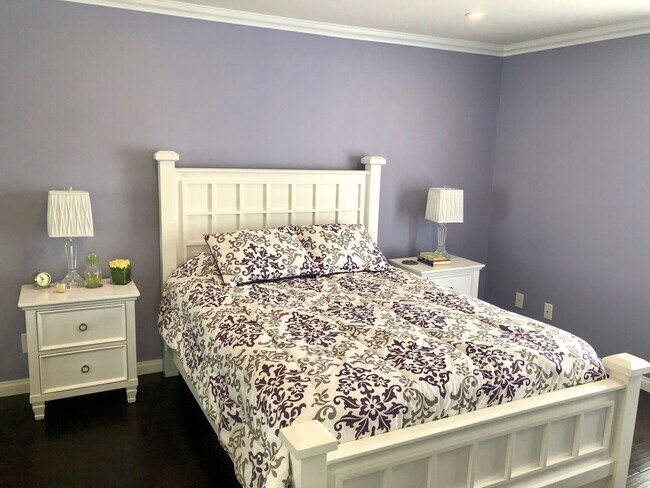 Building Photo - 555 Esplanade