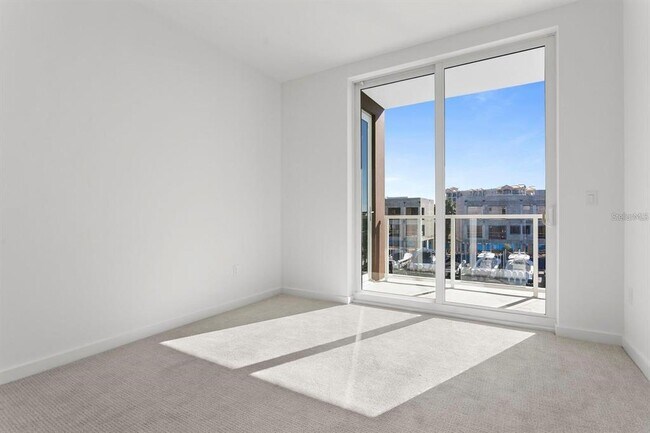 Building Photo - 920 N Osceola Ave