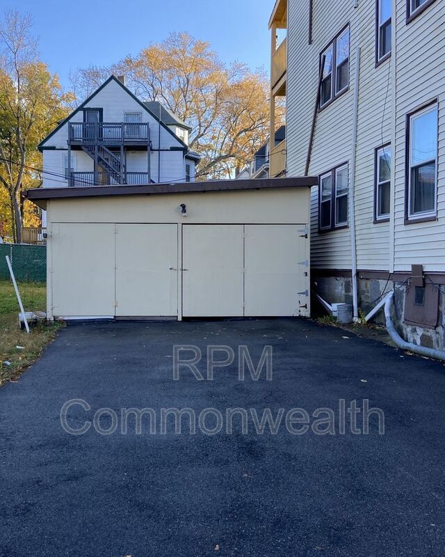 Building Photo - 28 Millet St