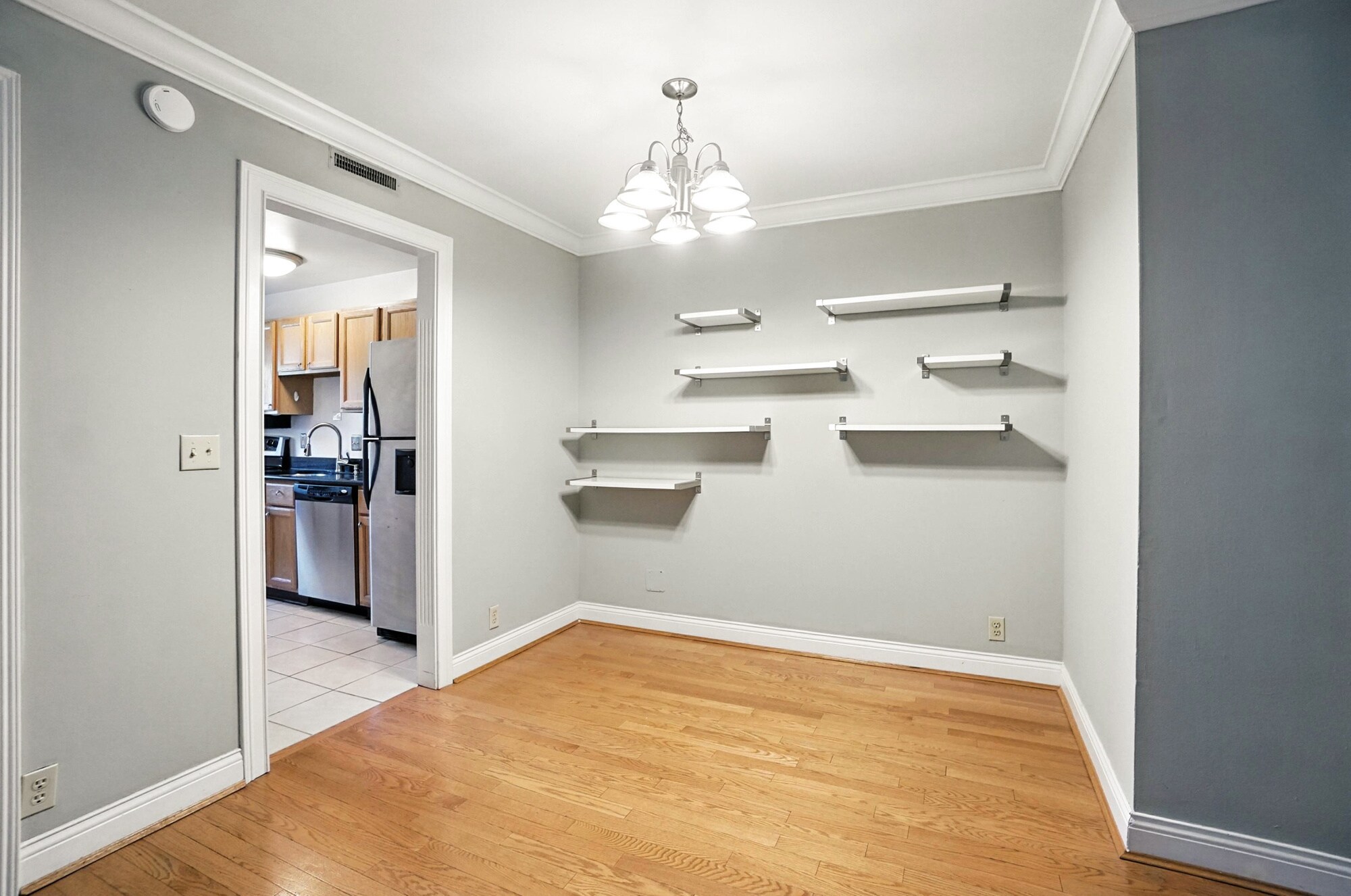 Building Photo - 2270 Madison Rd