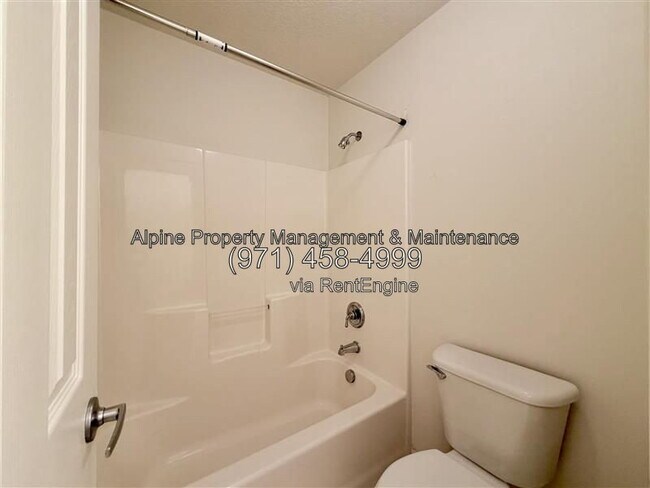 Building Photo - 4143 NW Meisner Dr