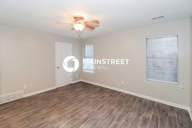 Building Photo - 4 Bedroom Pet-Friendly Home in cordova, TN with Main Street Renewal