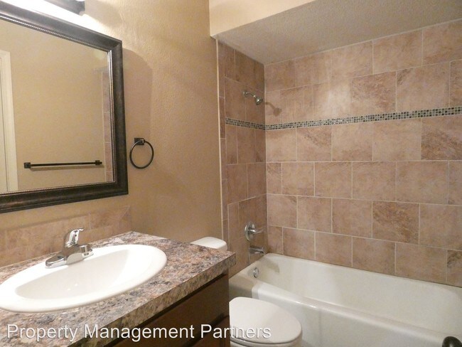 Building Photo - 2 br, 1 bath House - 10011 E Boston #104
