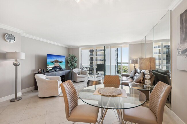 Building Photo - 5440 N Ocean Dr