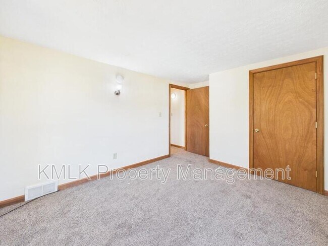 Building Photo - 444 7th St