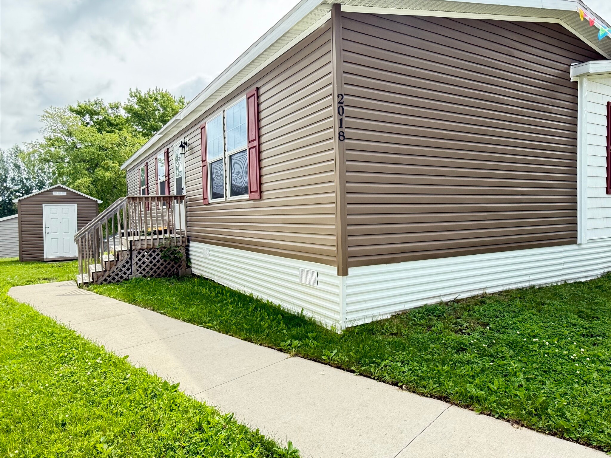 Building Photo - 2018 Lark Ln NW