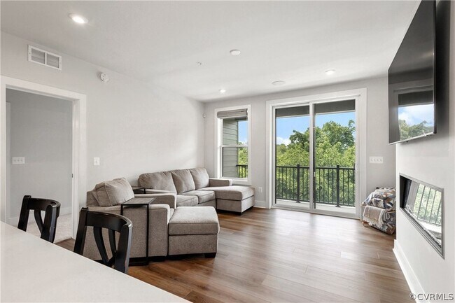 Building Photo - 5326 Old Main St