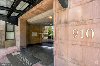 Building Photo - Modern 1 BR, 1BA Condo in Mount Vernon Squ...