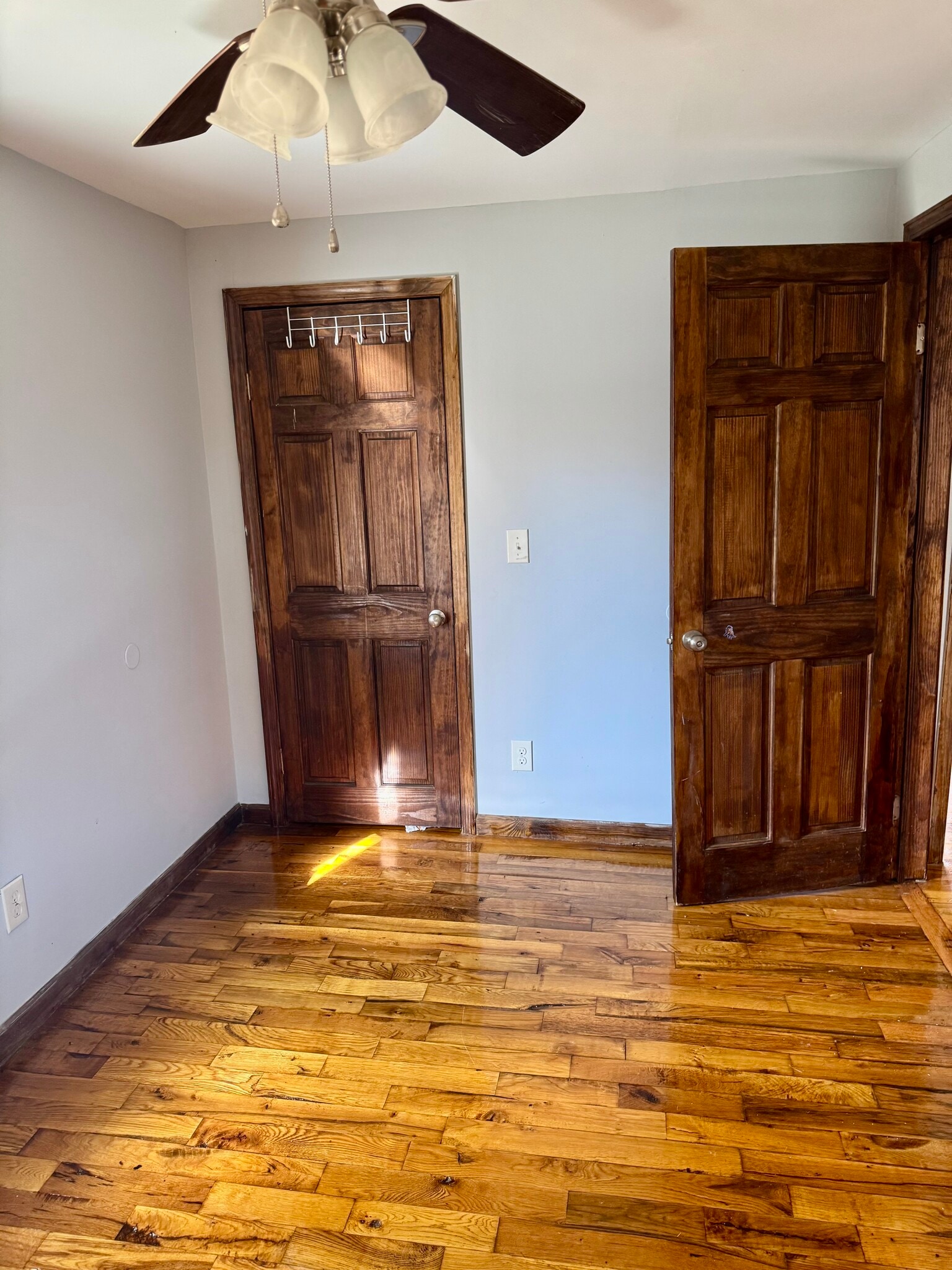 Building Photo - 460 Prospect Dr