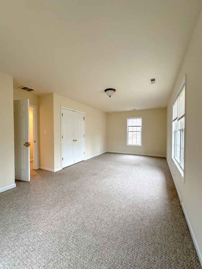 Building Photo - Beautiful 3bed 2 Bath Lake Monticello Rental