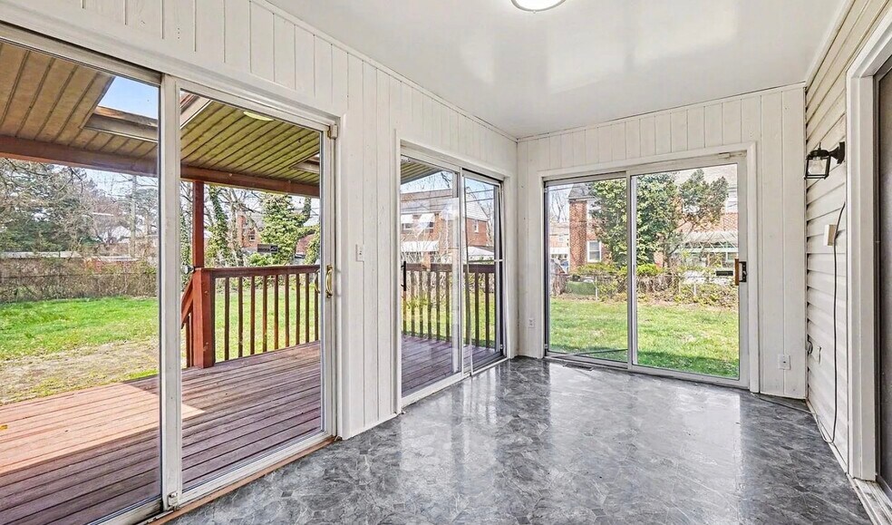 Building Photo - 4806 Hazelwood Ave