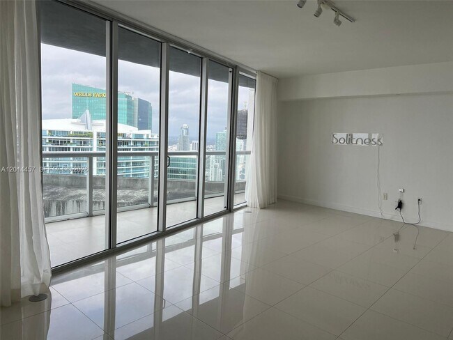 Building Photo - 475 Brickell Ave