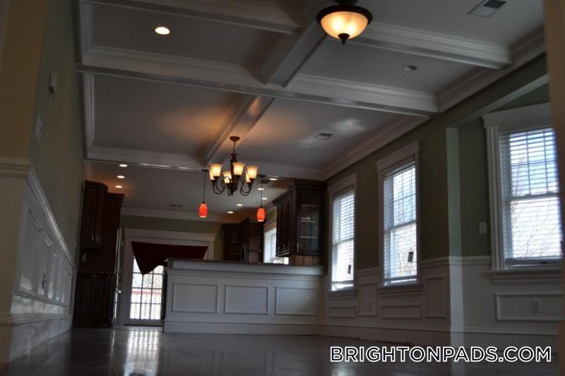 Building Photo - 127 Nonantum St