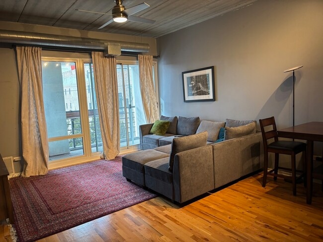 Building Photo - 1430 S Michigan Ave