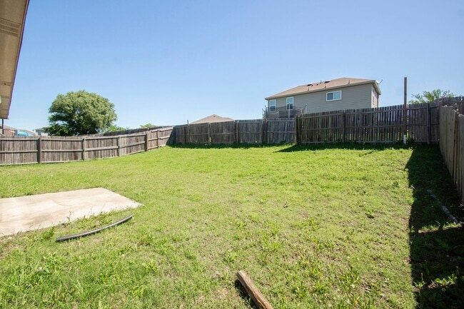 Building Photo - House in Sherman for Lease