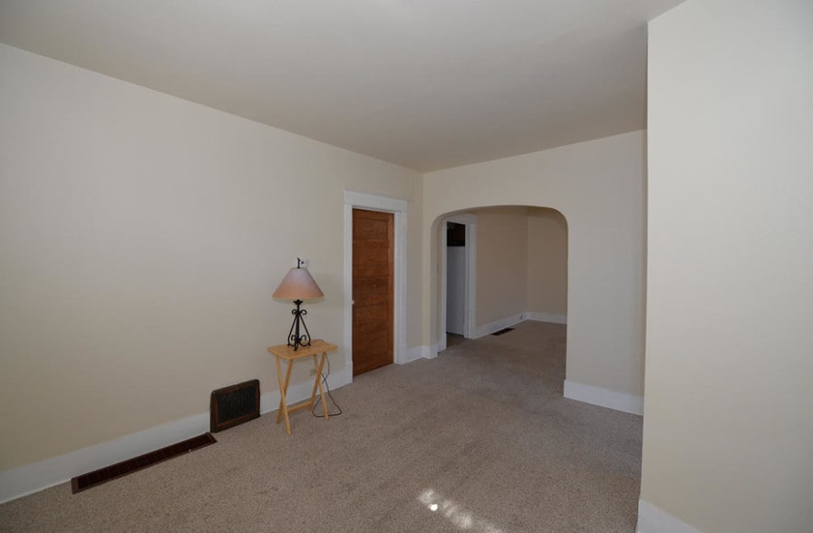 Dining Room pic 2 - 1106 David St