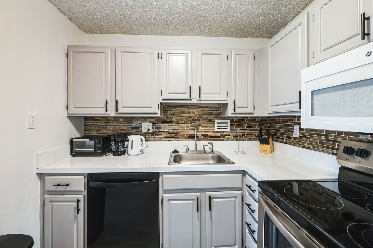 Building Photo - 1711 Bellevue Ave