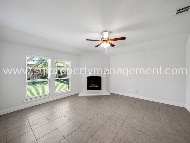 Building Photo - 10928 Brownwood Pl