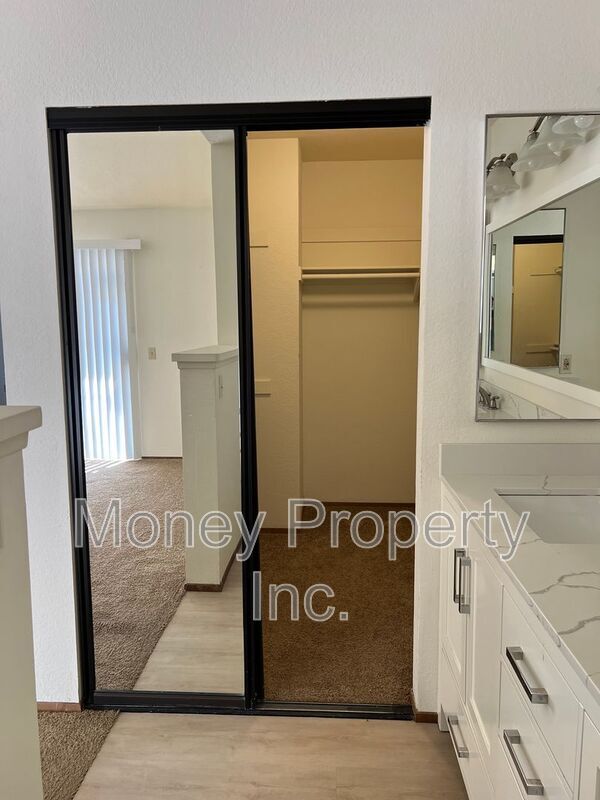 Building Photo - 1766 Bristol Ct