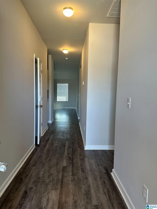 Building Photo - 401 Woodland Trl